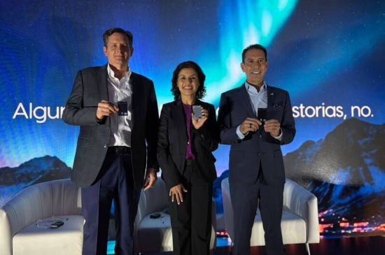 IT-ANÁLISIS: American Airlines presenta tarjetas para acumular millas en México